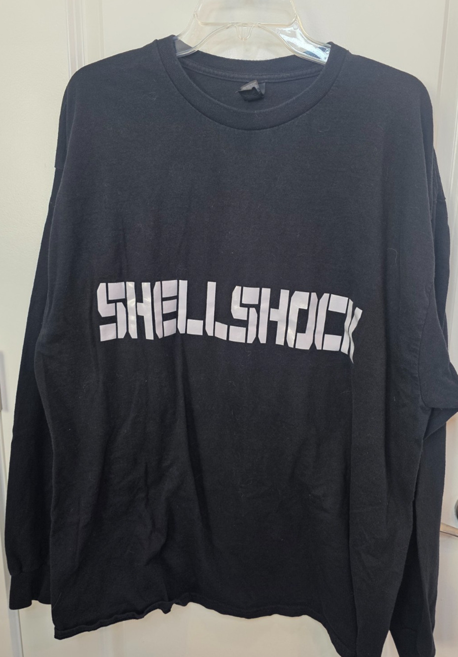 Gildan Long Sleeve T-Shirt Men 2XL Black 100% Cotton Shellshock Graphic Pullover